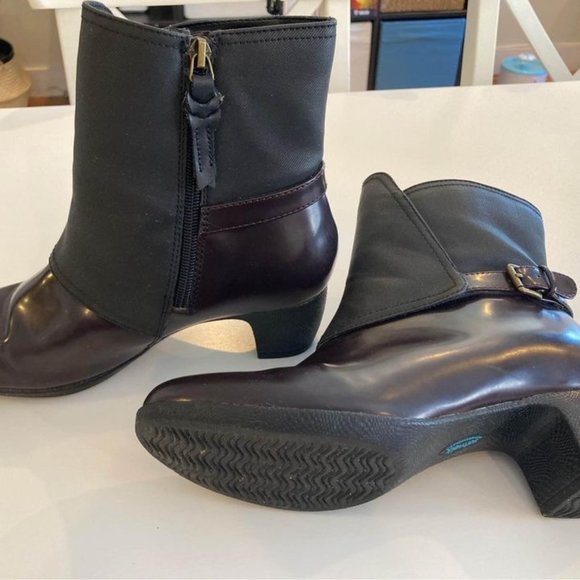 SoftWalk Rain Boots - Picture 4 of 6